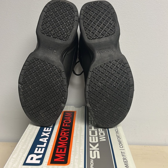 Sketchers Work Shoe 9 - Picture 5 of 5